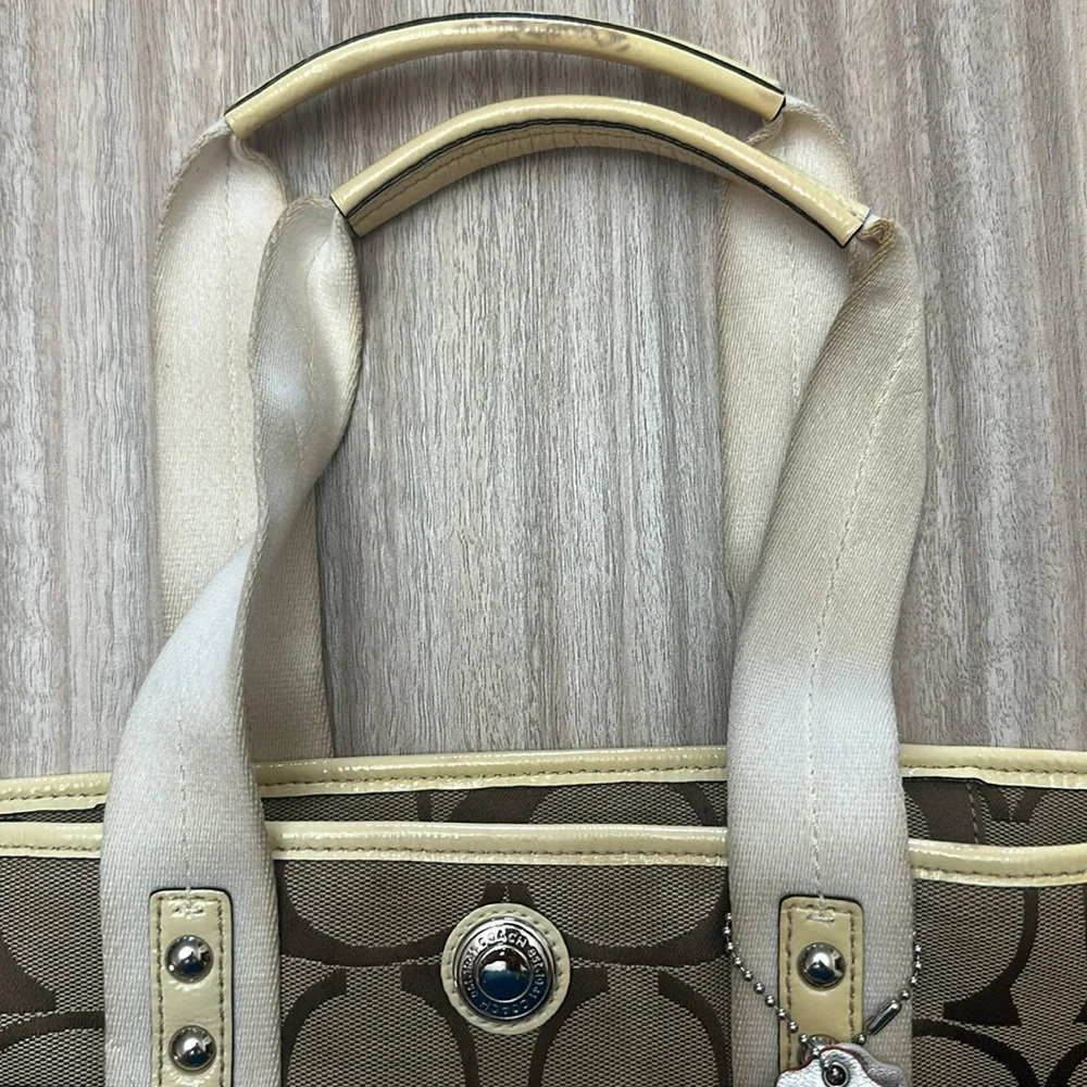 Vintage Coach Daisy Signature Logo Shoulder Bag #F1487